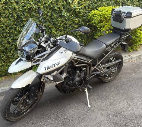 TRIUMPH TIGER 800 XR TRIUMPH TIGER 800 XR